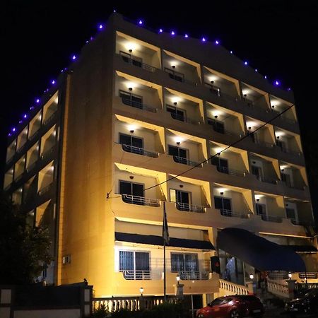 Maple Leaf Korean Hotel Achimota Exterior photo