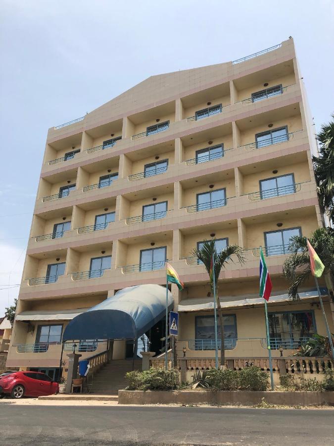 Maple Leaf Korean Hotel Accra Exterior photo