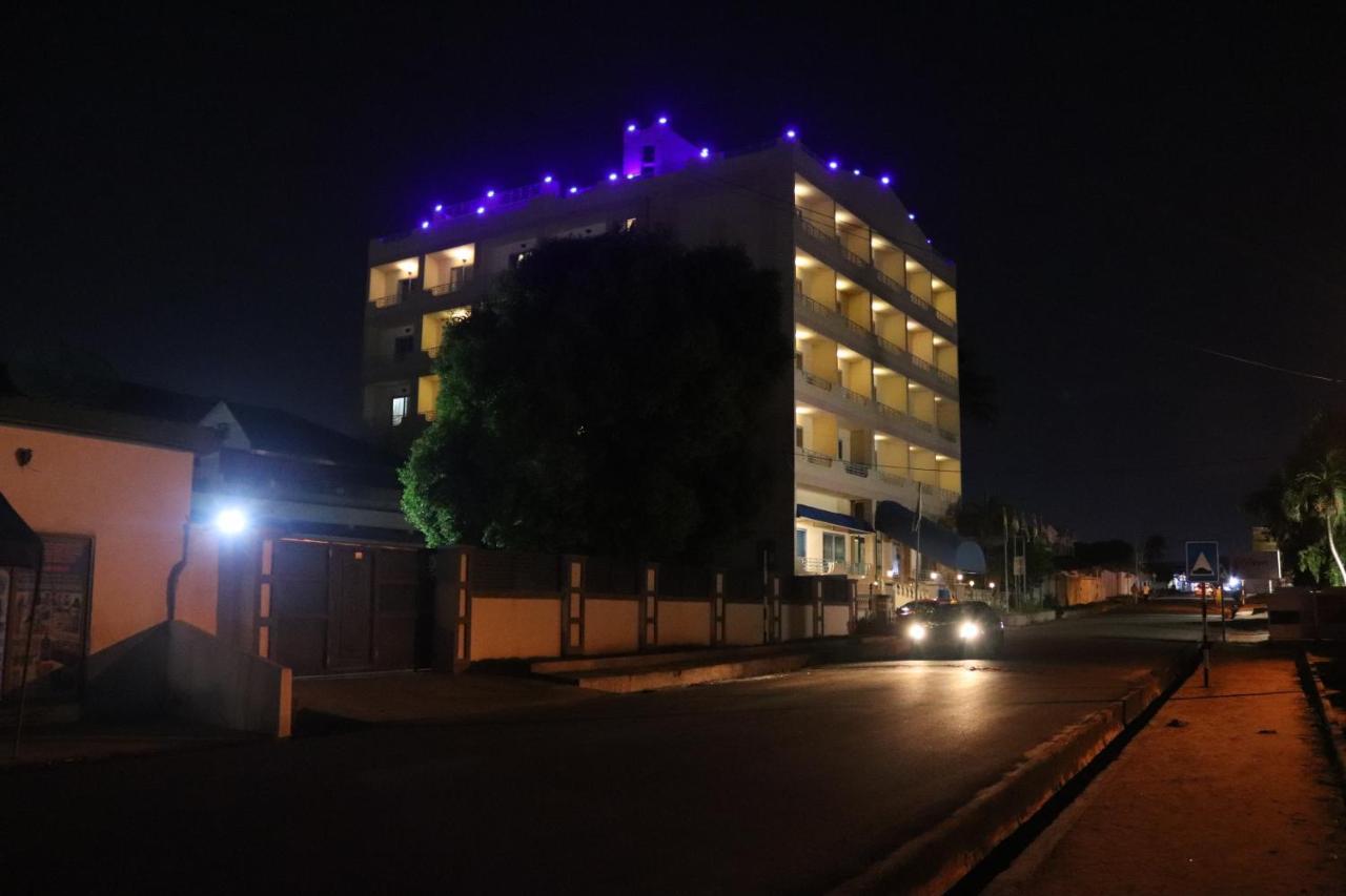 Maple Leaf Korean Hotel Achimota Exterior photo