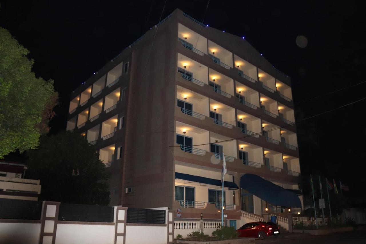 Maple Leaf Korean Hotel Accra Exterior photo