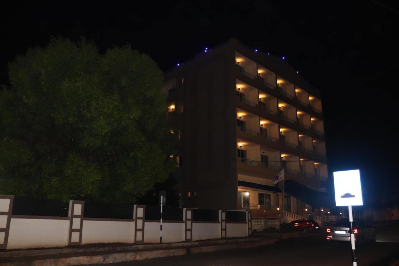 Maple Leaf Korean Hotel Accra Exterior photo